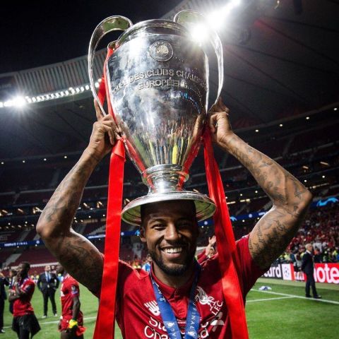 Georginio Wijnaldum with UCL trophy